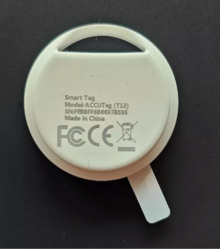 4Pack Oscanna MFI Certified Tracker Tags White works with Findmy