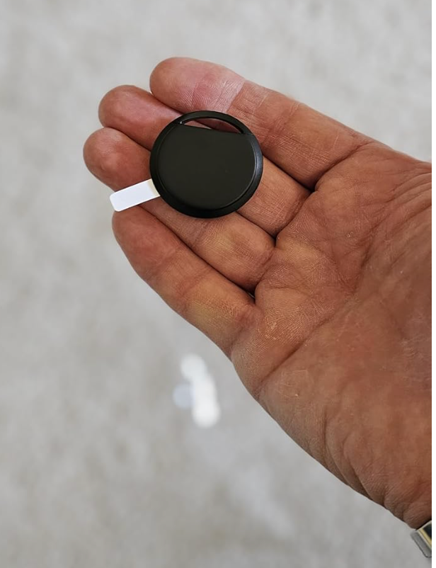 4Pack Oscanna MFI Certified Tracker Tag Black works with Findmy